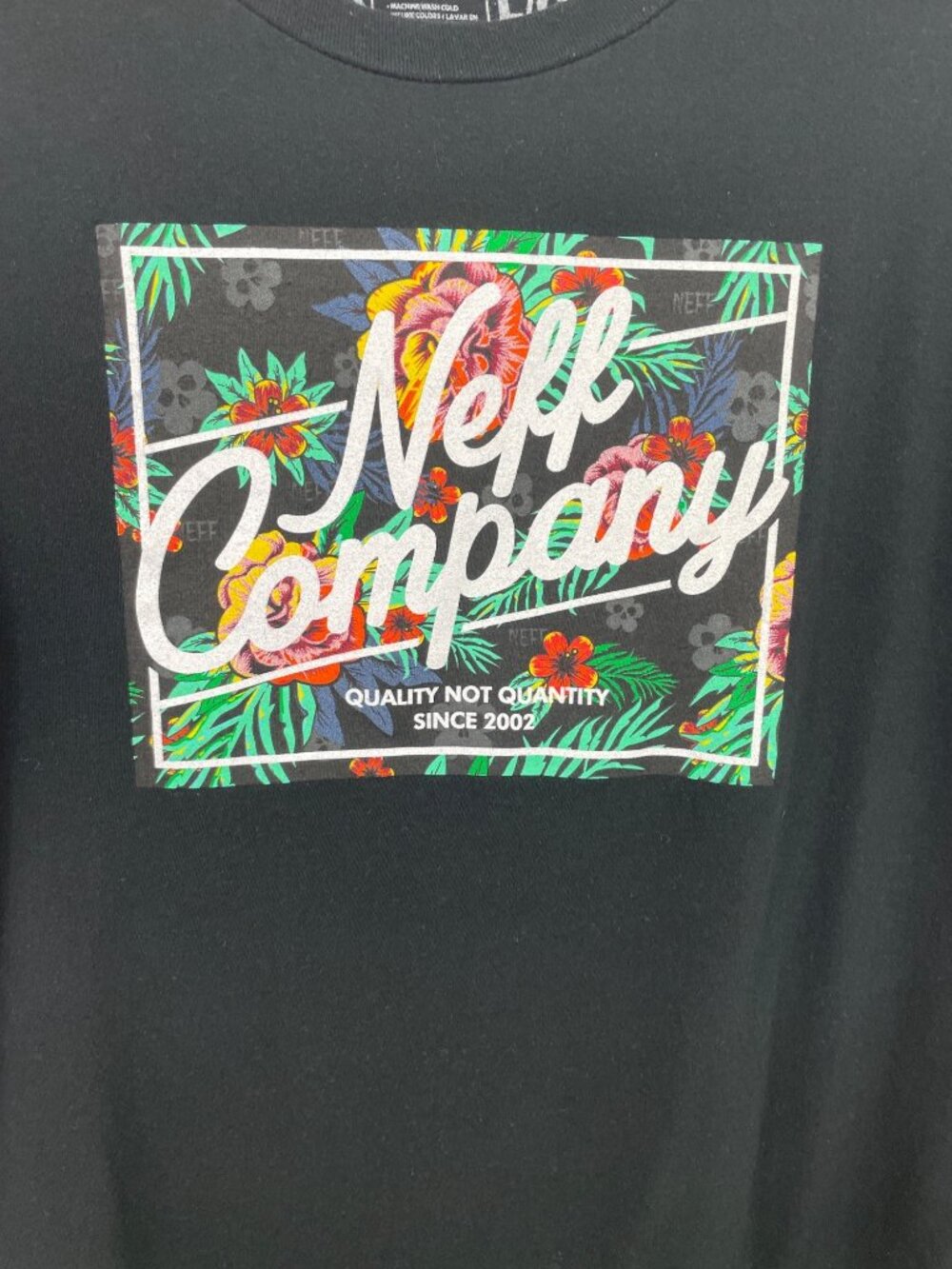 Neff Company Mens Black Graphic Tee With Tropical Floral Design Size Large - Picture 4 of 6